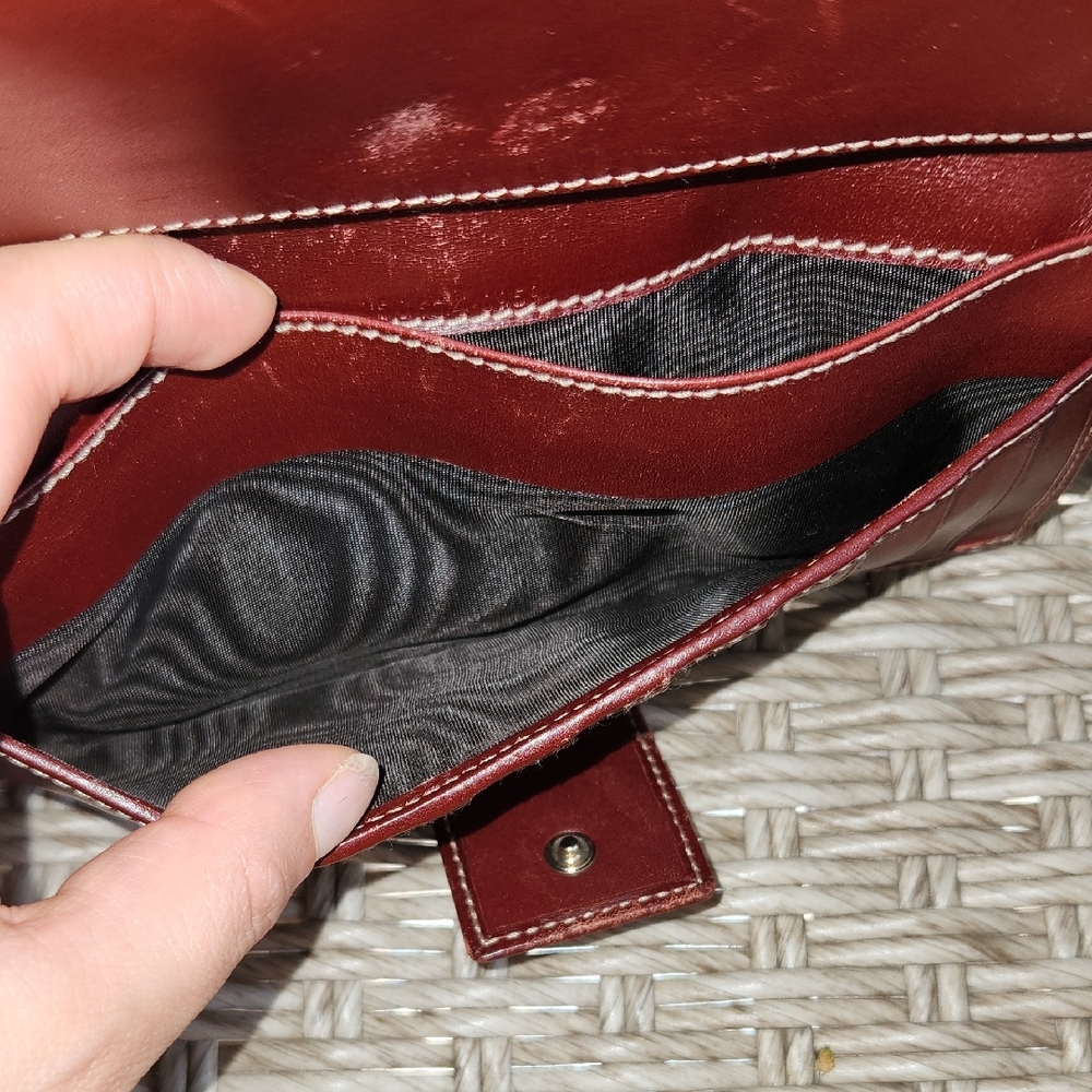 Gucci Vintage Burgundy Leather Wallet - Picture 10 of 17